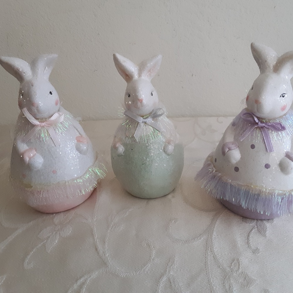 🐣 Set of 3  Easter Bunnies Bunny n Eggs Figurine Ceramic New